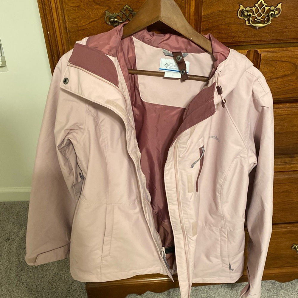 Columbia women rain coat size M